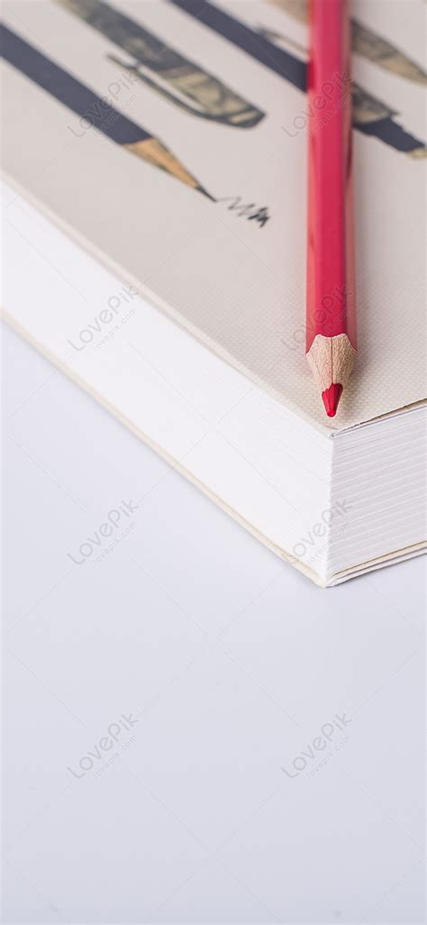 خلفيات قلم وورقه